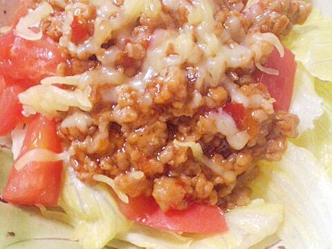 さっと簡単♪ひき肉＆トマトのチーズ丼